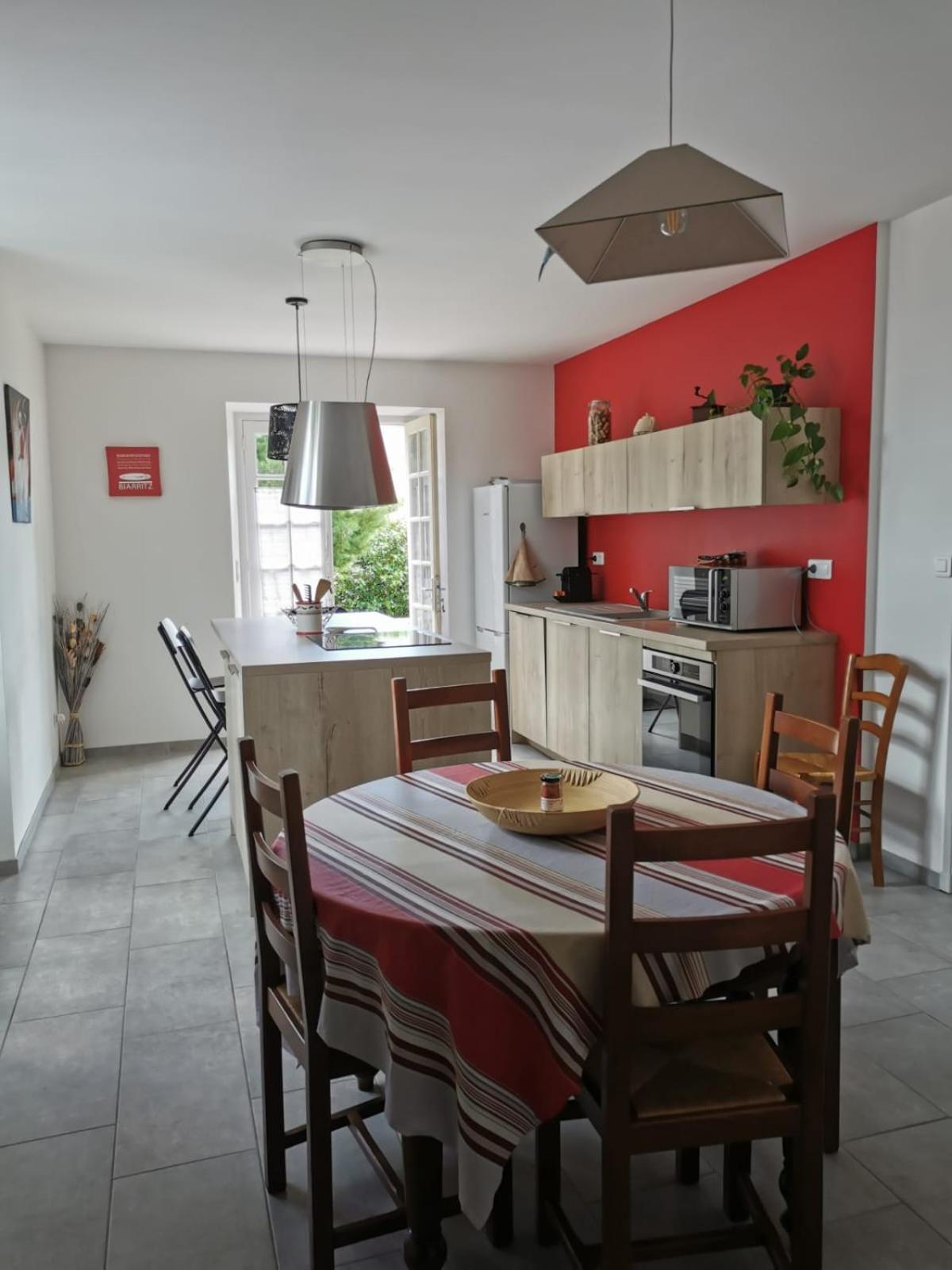 Logement Calme Et Authentique A Espelette Zewnętrze zdjęcie